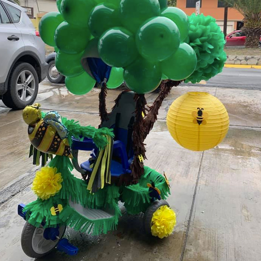 triciclos adornados para la primavera